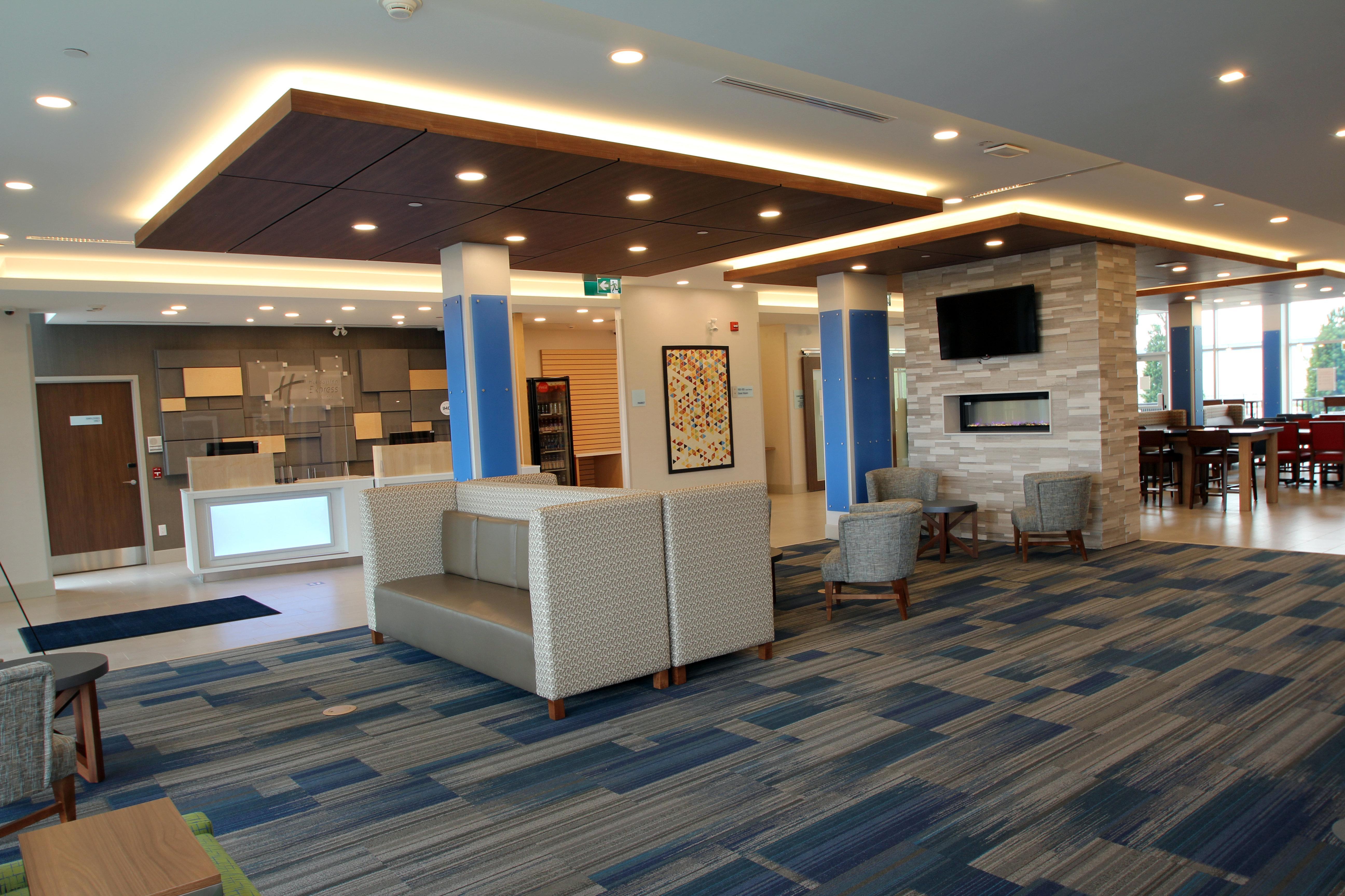 Holiday Inn Express & Suites - Collingwood Bagian luar foto