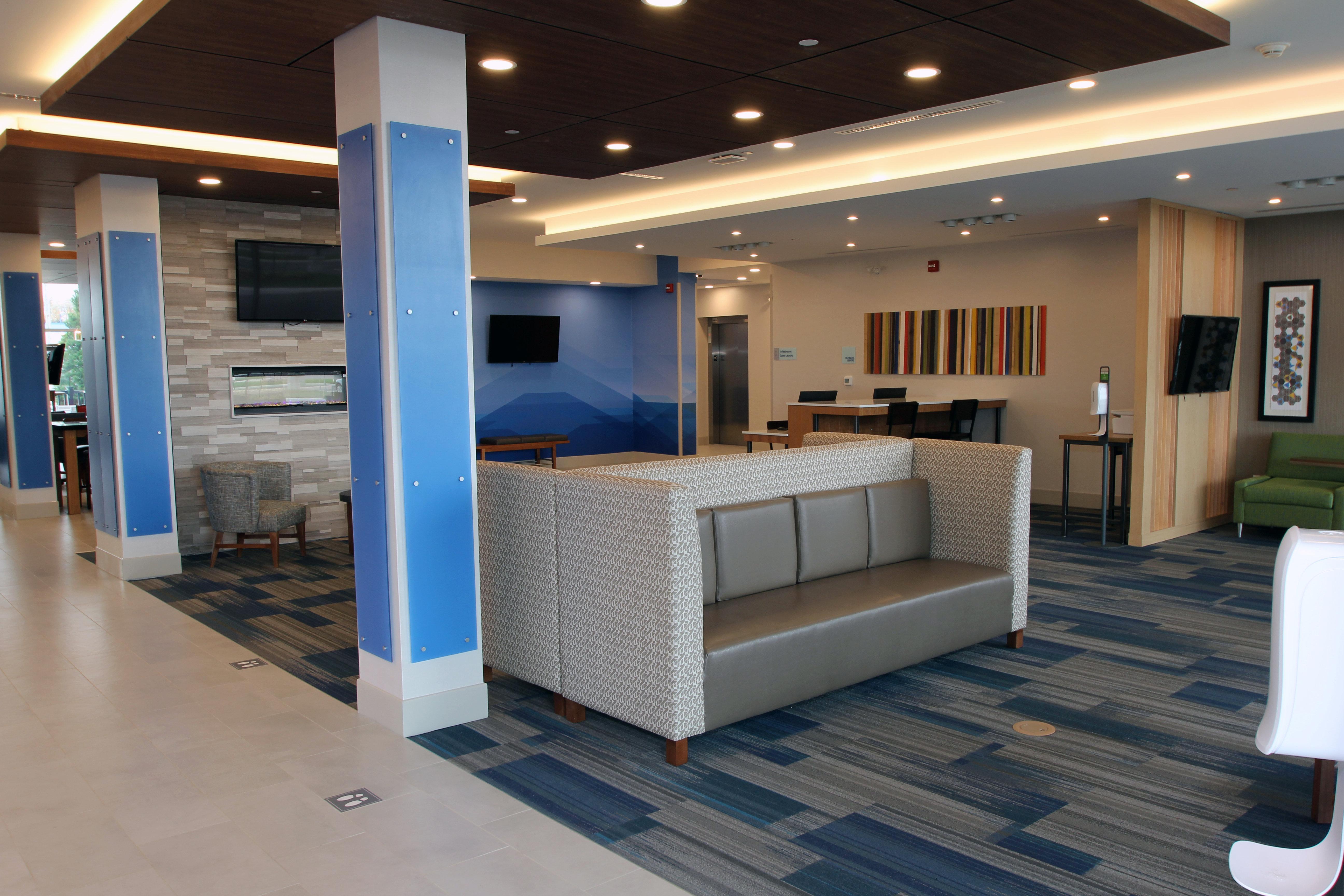 Holiday Inn Express & Suites - Collingwood Bagian luar foto