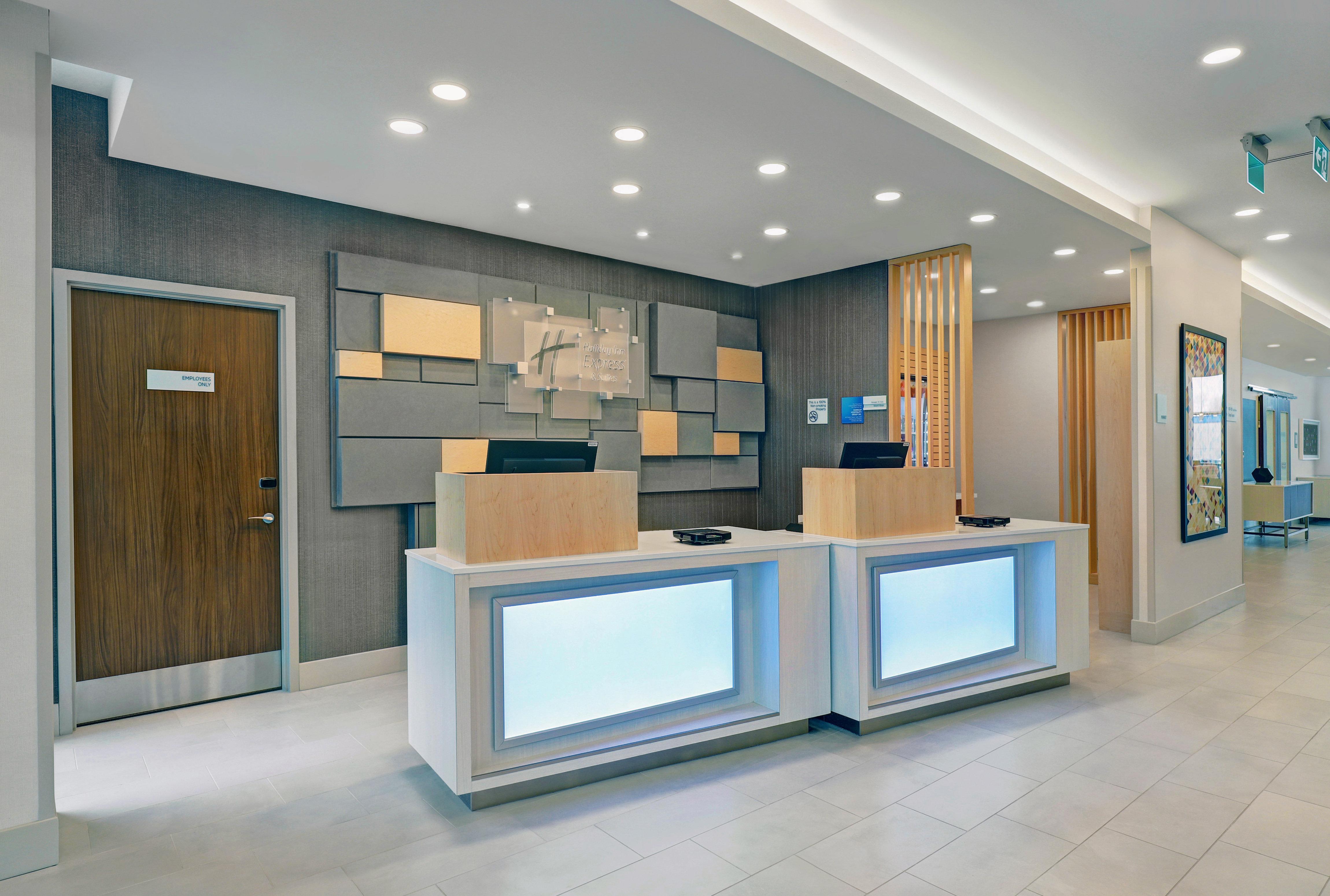Holiday Inn Express & Suites - Collingwood Bagian luar foto